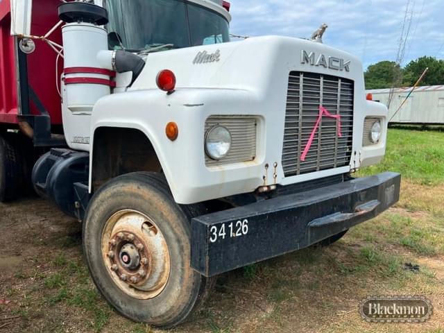 Image of Mack R686ST equipment image 2
