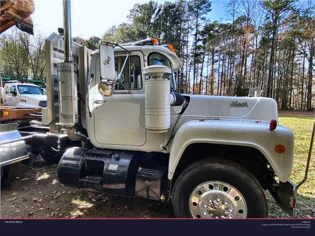 Image of Mack R686ST equipment image 3