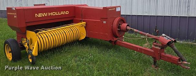 Image of New Holland 311 equipment image 3