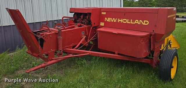 Image of New Holland 311 equipment image 4