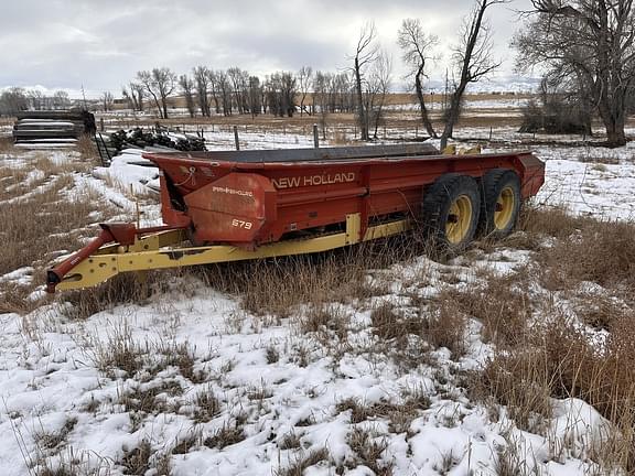 Image of New Holland 679 equipment image 1