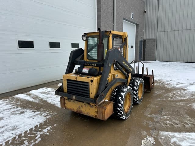 Image of New Holland L455 equipment image 3