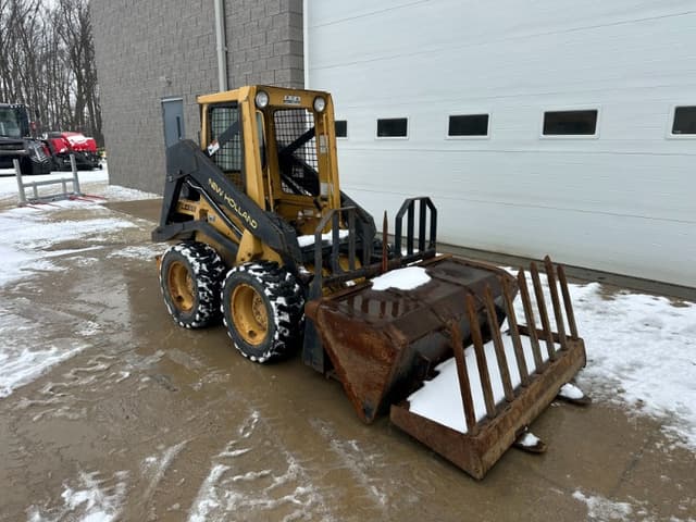 Image of New Holland L455 equipment image 1
