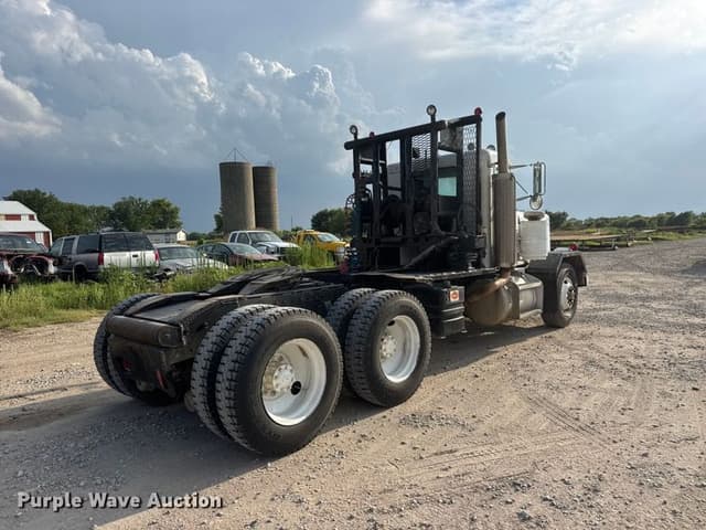Image of Peterbilt 353 equipment image 4