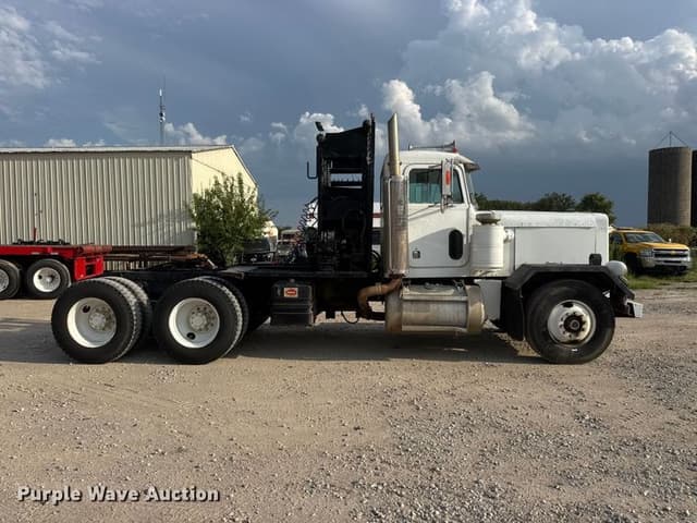 Image of Peterbilt 353 equipment image 3