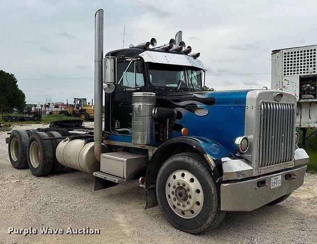 Image of Peterbilt 359 equipment image 2