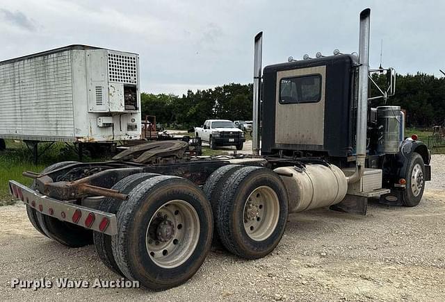 Image of Peterbilt 359 equipment image 4