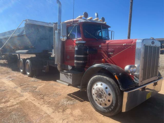 Image of Peterbilt 359 equipment image 1