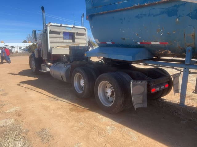 Image of Peterbilt 359 equipment image 3
