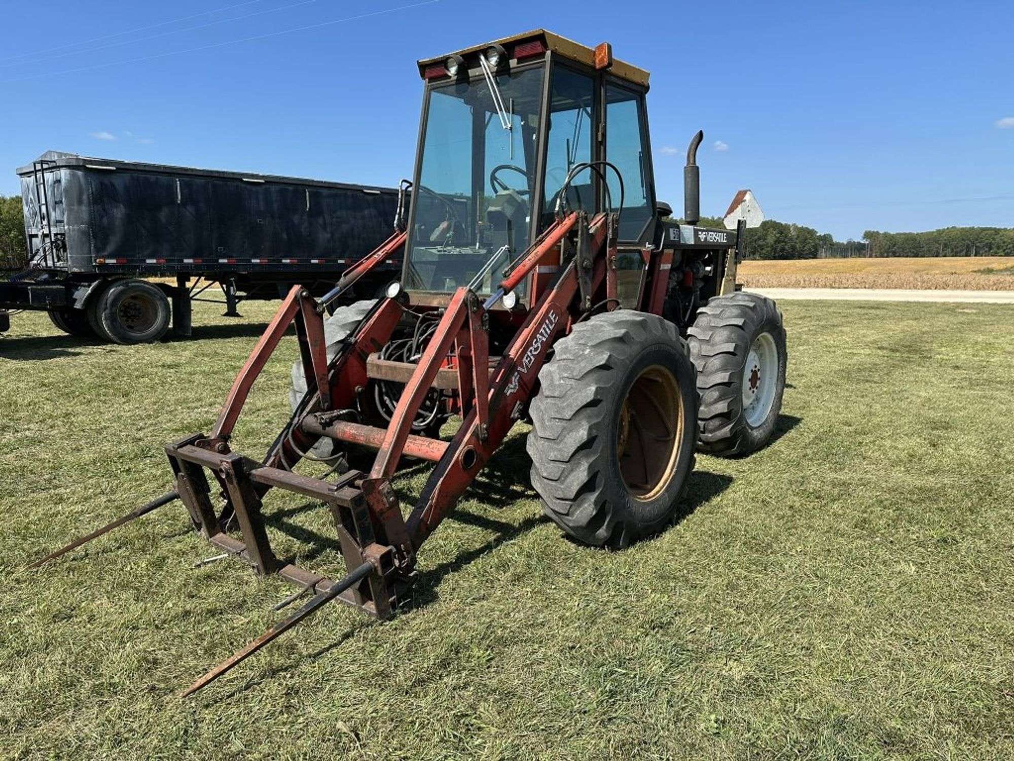 1983 Versatile 756 Equipment Image0