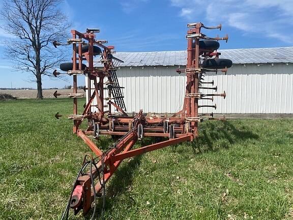 1983 Wil-Rich 13FCW Equipment Image0