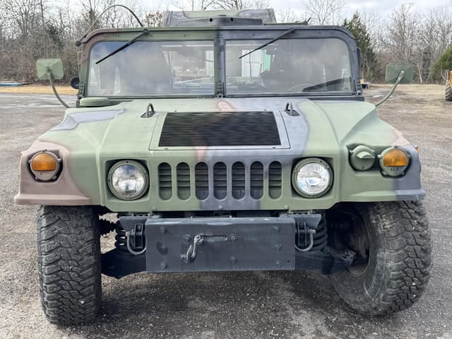 Image of AM General M998 equipment image 4