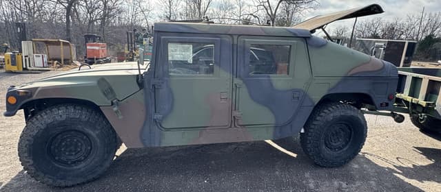 Image of AM General M998 equipment image 3