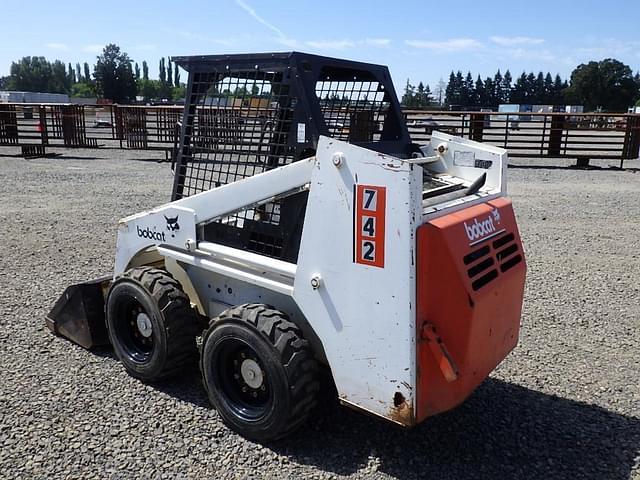 Image of Bobcat 742 equipment image 4