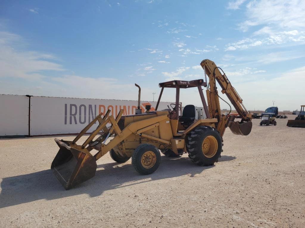 1984 Case 580 Super E Equipment Image0