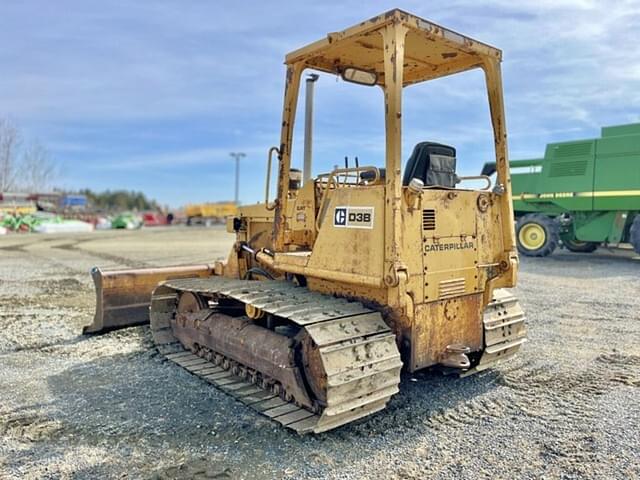 Image of Caterpillar D3B equipment image 4