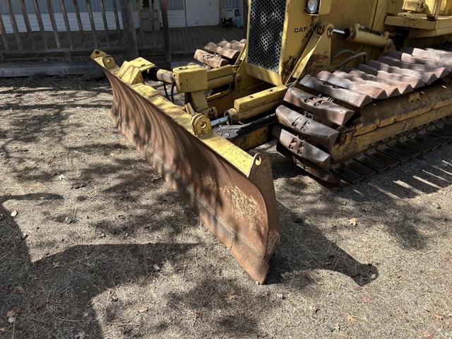 Image of Caterpillar D3B equipment image 2