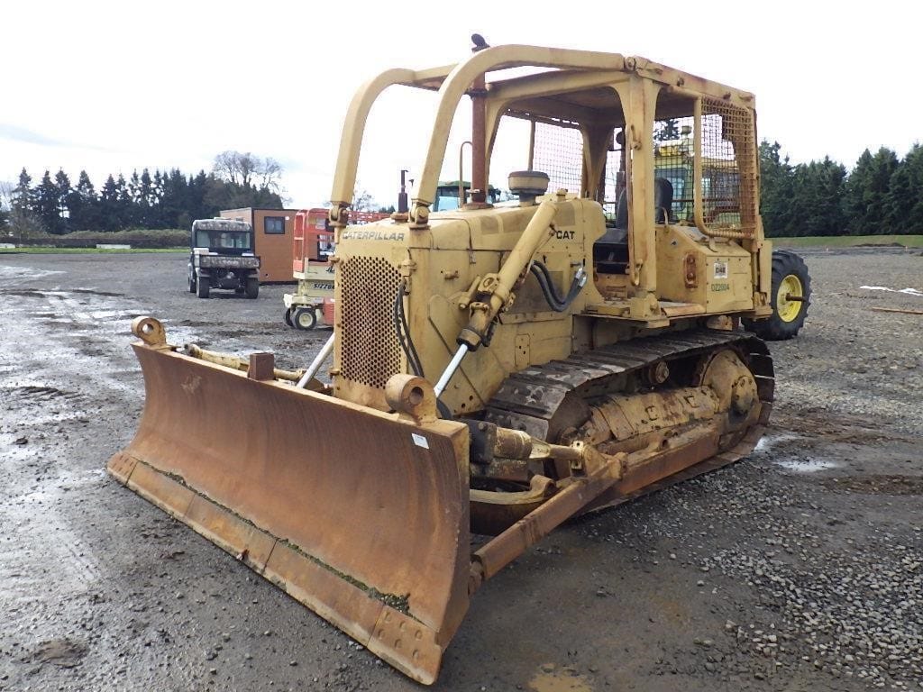 1984 Caterpillar D4E Equipment Image0