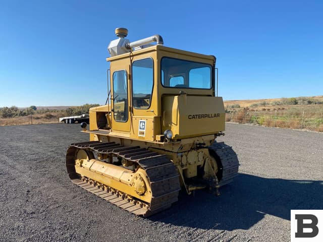 Image of Caterpillar D5B equipment image 3