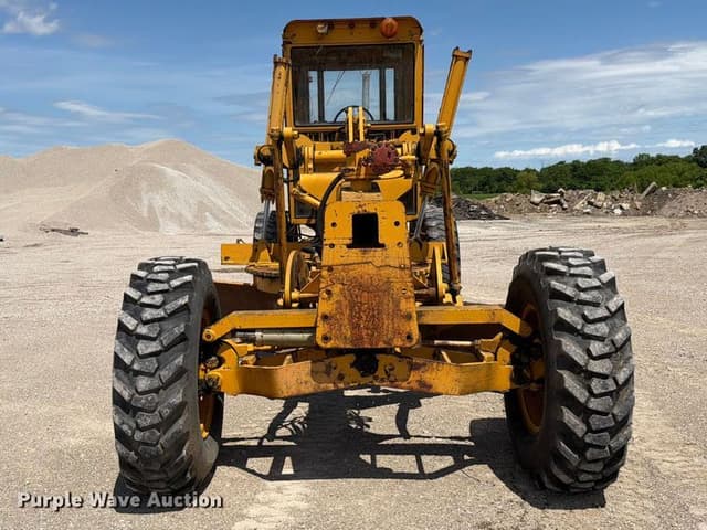 Image of Champion D-565 equipment image 1