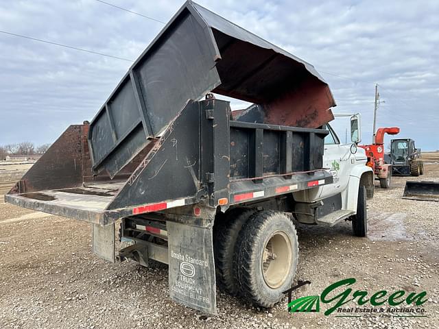 Image of Chevrolet 60 equipment image 3