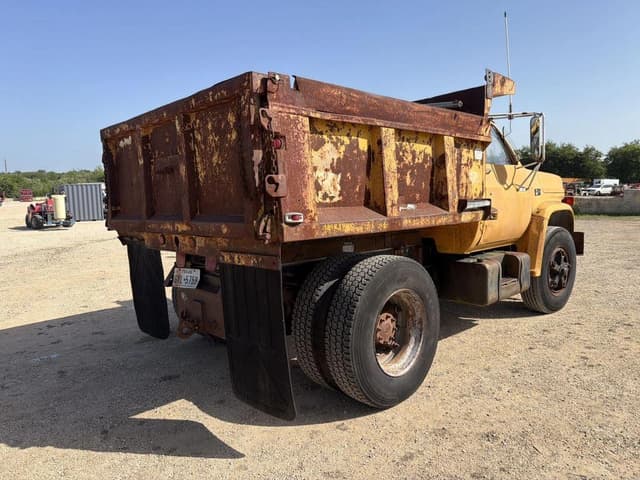 Image of Chevrolet 70 equipment image 4
