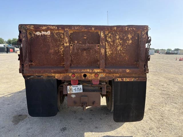 Image of Chevrolet 70 equipment image 3