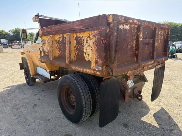 Image of Chevrolet 70 equipment image 2