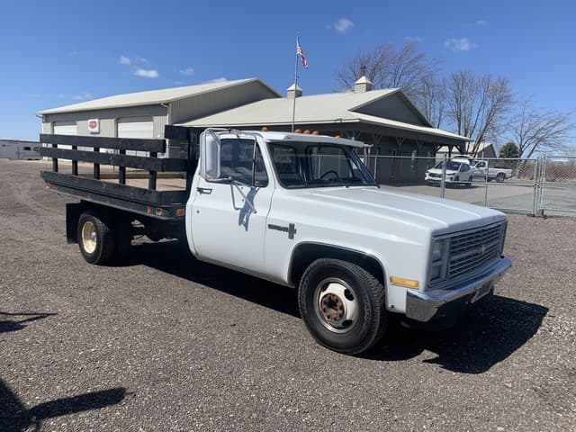 Image of Chevrolet C30 equipment image 1