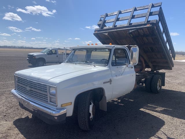 Image of Chevrolet C30 equipment image 4