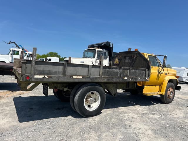 Image of Chevrolet C60 equipment image 1