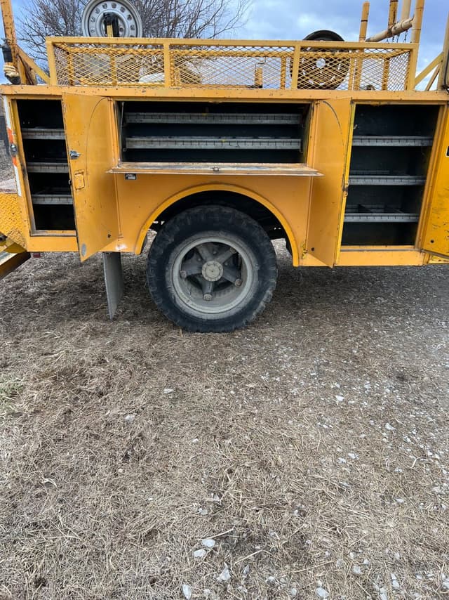 Image of Chevrolet C60 equipment image 3