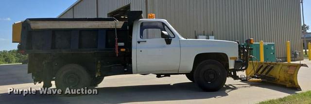Image of Chevrolet D30 equipment image 3