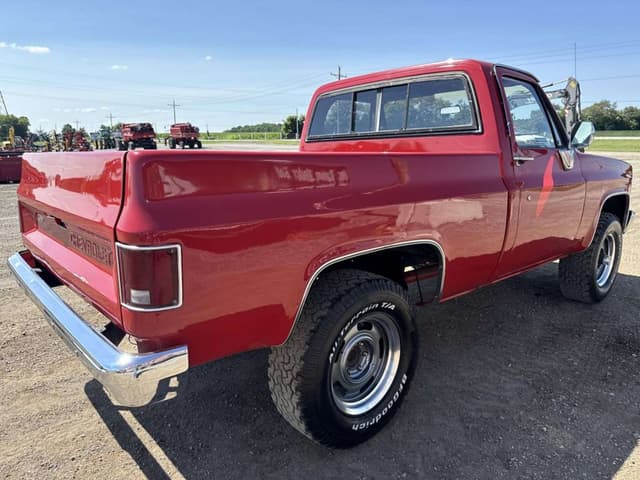 Image of Chevrolet K10 equipment image 3