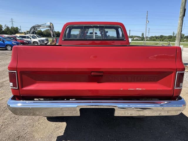 Image of Chevrolet K10 equipment image 2