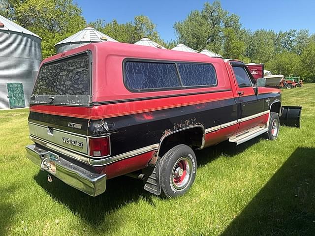 Image of Chevrolet K10 equipment image 3