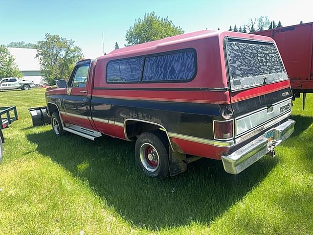 Image of Chevrolet K10 equipment image 4