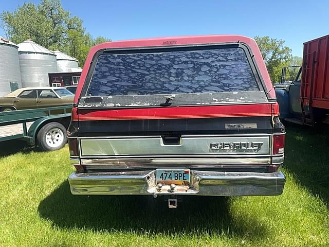 Image of Chevrolet K10 equipment image 1