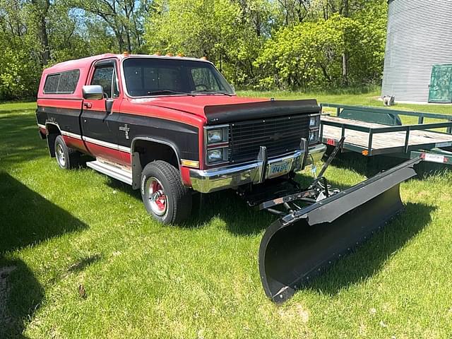 Image of Chevrolet K10 equipment image 2
