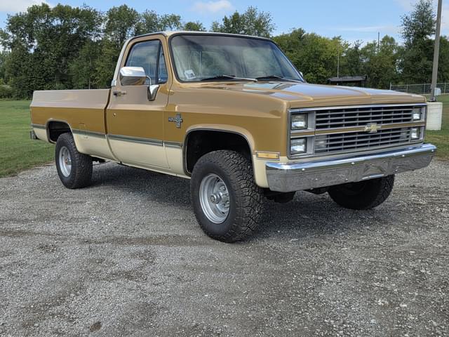 Image of Chevrolet K10 equipment image 2