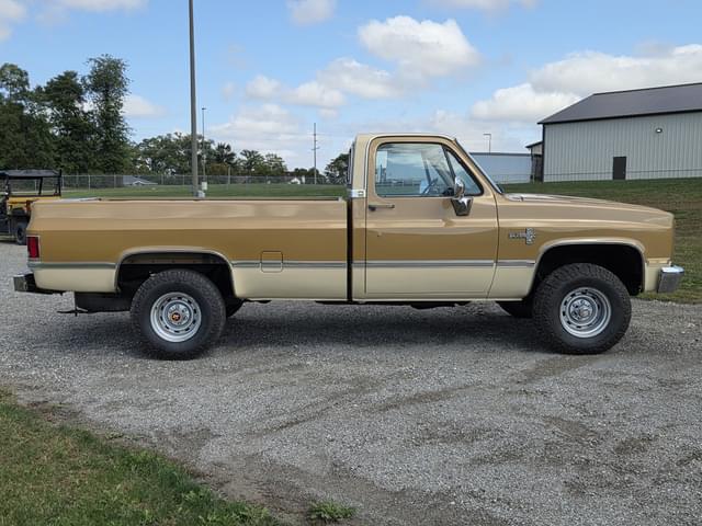 Image of Chevrolet K10 equipment image 3