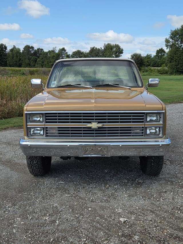 Image of Chevrolet K10 equipment image 1