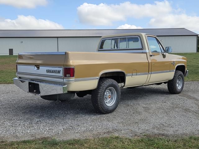 Image of Chevrolet K10 equipment image 4