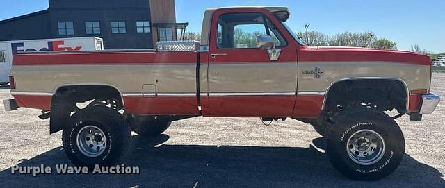 Image of Chevrolet K10 equipment image 3