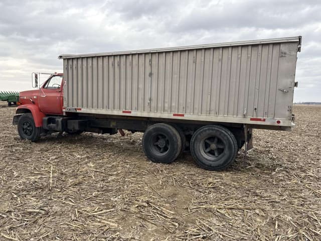 Image of Chevrolet Kodiak 70 equipment image 1