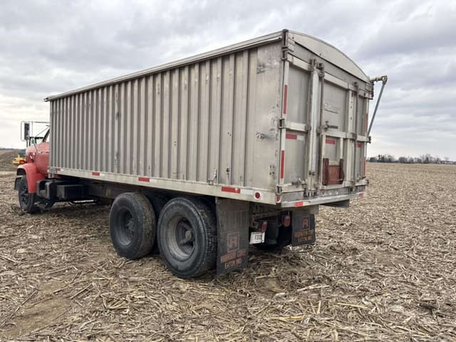 Image of Chevrolet Kodiak 70 equipment image 2