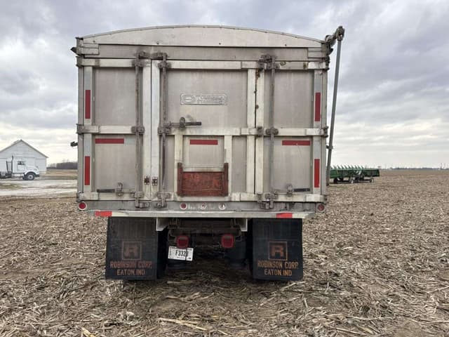 Image of Chevrolet Kodiak 70 equipment image 3