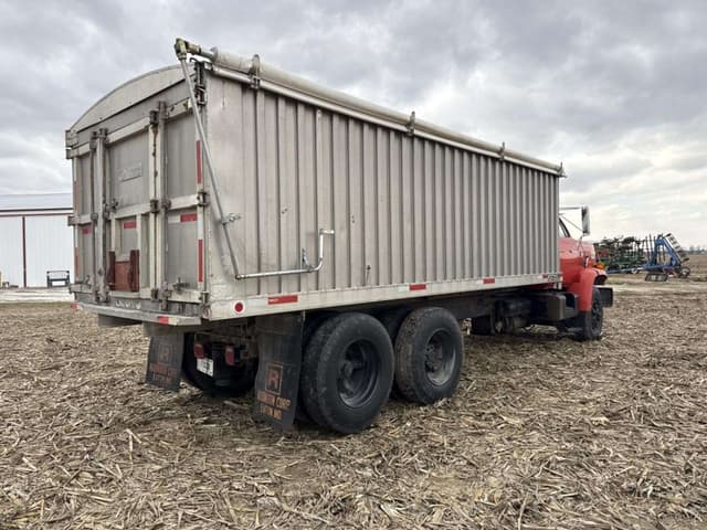 Image of Chevrolet Kodiak 70 equipment image 4