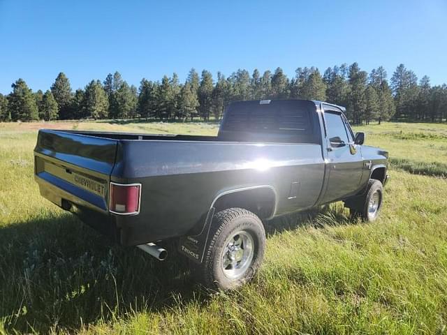 Image of Chevrolet Silverado equipment image 4