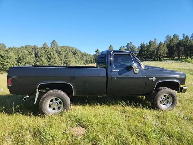 Image of Chevrolet Silverado equipment image 3